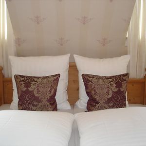 Standard Zimmer mit Kingsize-Bett